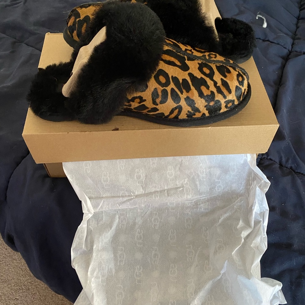 UGG Scuffette II Panther Print Slippers Size 8